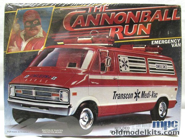 MPC 1/25 Dodge Emergency Van 'The Cannonball Run' Movie, 1-0447 plastic model kit